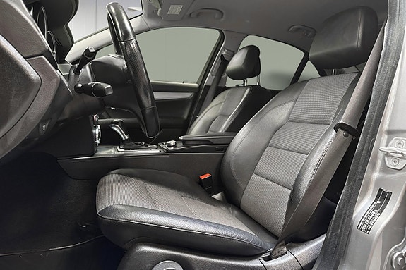 Mercedes-Benz C180 13 of 16