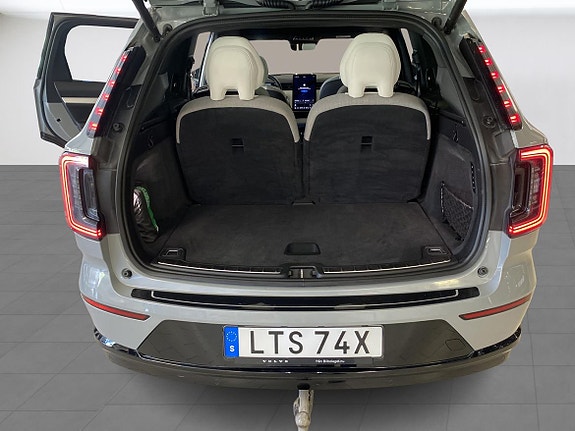 Volvo EX90 11 of 12