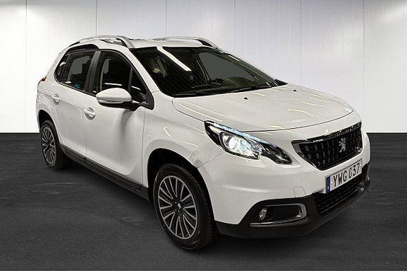 Peugeot 2008 2 of 5