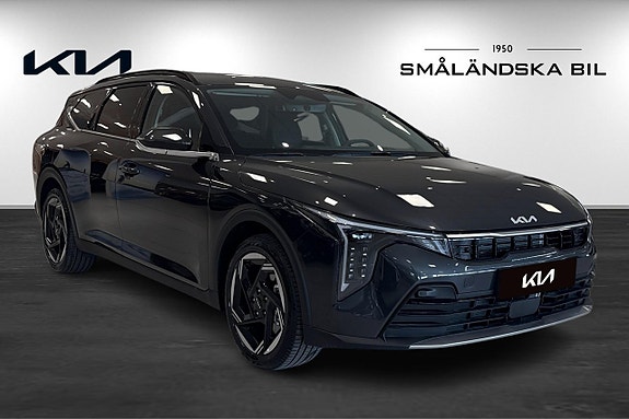 Kia K4 3 of 5