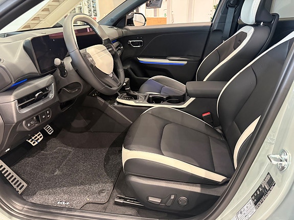 Kia K4 4 of 5