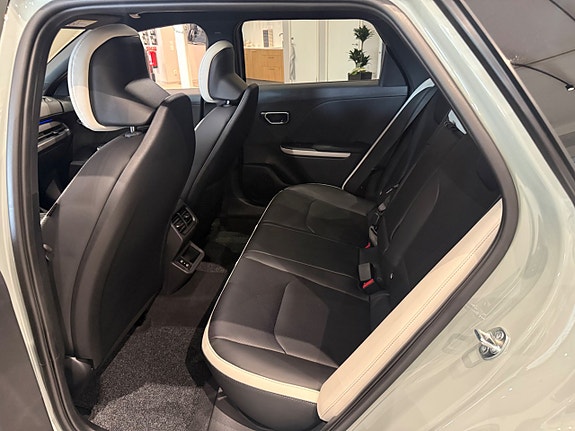 Kia K4 8 of 13