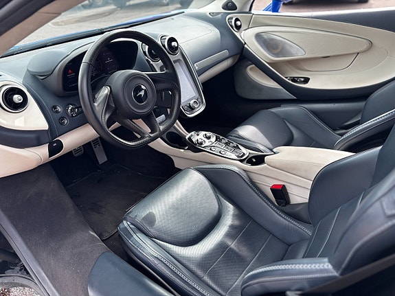 McLaren GT 9 of 9