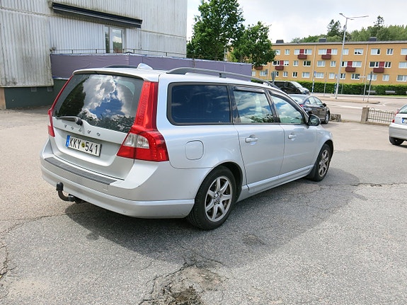 Volvo V70 4 of 5