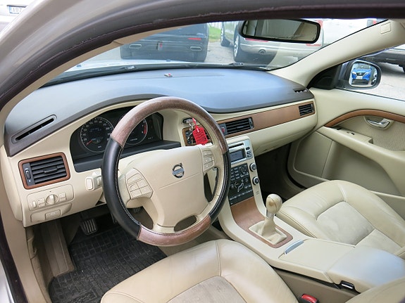 Volvo V70 14 of 24