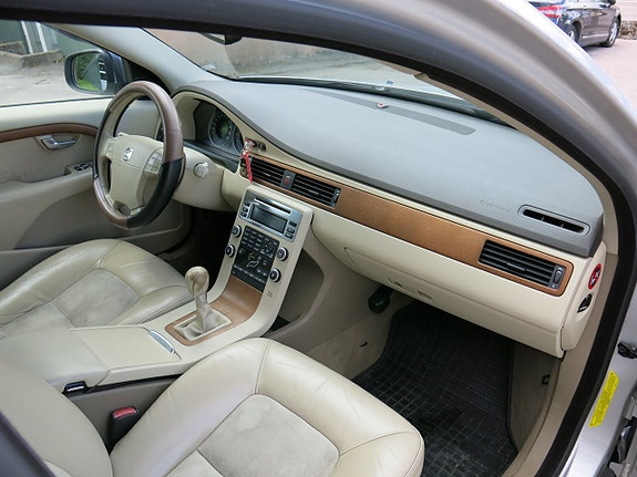 Volvo V70 24 of 24