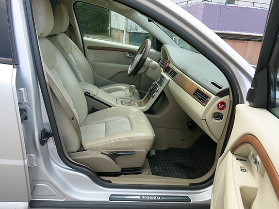 Volvo V70 23 of 24