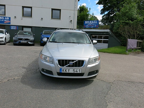Volvo V70 8 of 24
