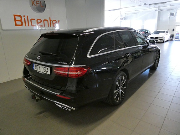 Mercedes-Benz E300 3 of 18