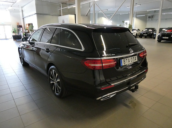 Mercedes-Benz E300 5 of 18