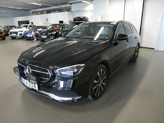 Mercedes-Benz E300 6 of 18