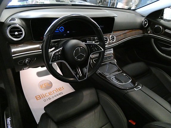 Mercedes-Benz E300 9 of 18