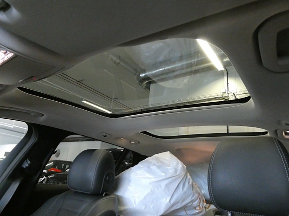 Mercedes-Benz E300 13 of 18
