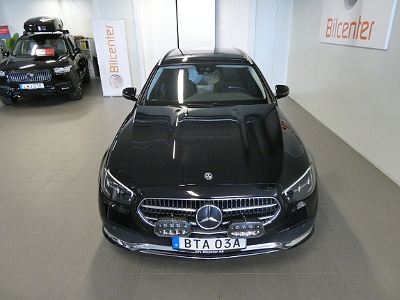 Mercedes-Benz E300 8 of 18