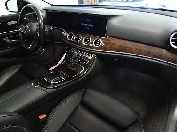 Mercedes-Benz E300 10 of 18