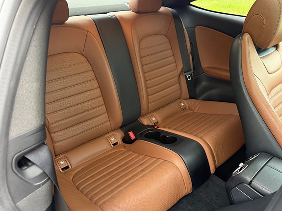 Mercedes-Benz C200 23 of 30