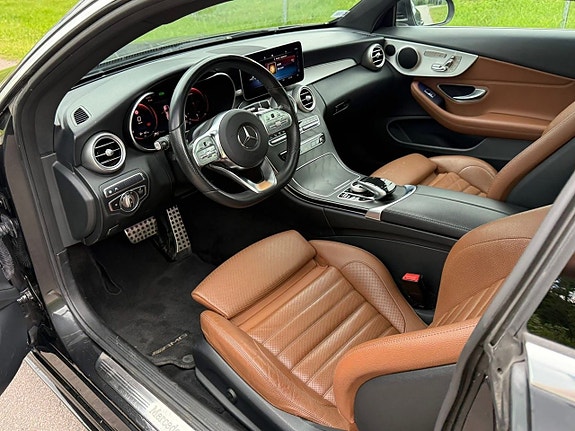 Mercedes-Benz C200 13 of 30