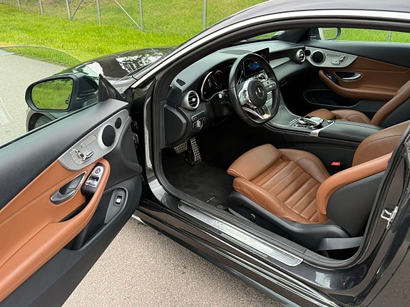 Mercedes-Benz C200 12 of 30