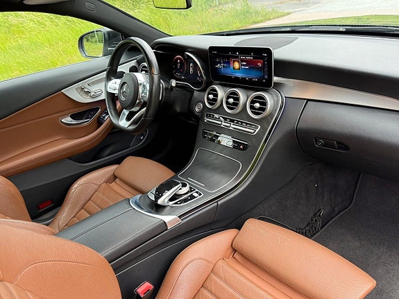 Mercedes-Benz C200 19 of 30