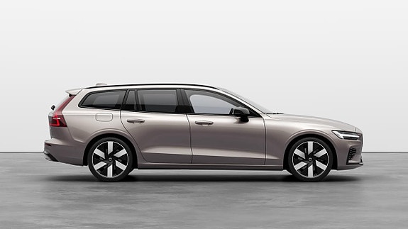 Volvo V60 2 of 5