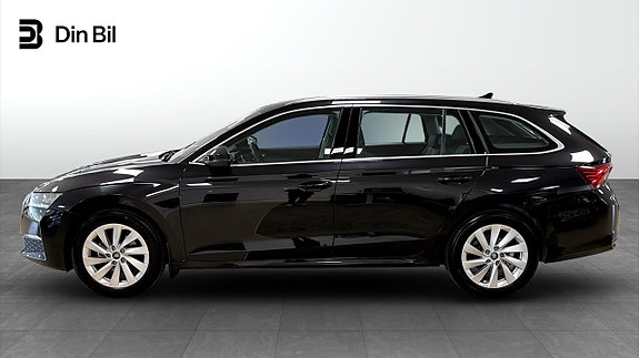 Skoda Octavia 2 of 5