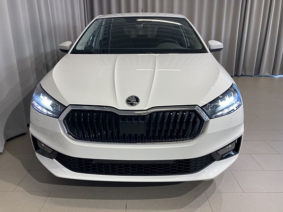 Skoda Fabia 2 of 5