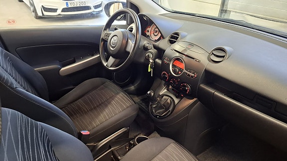Mazda 2 10 of 20