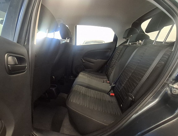 Mazda 2 13 of 20