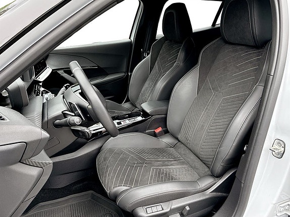 Peugeot 2008 4 of 5