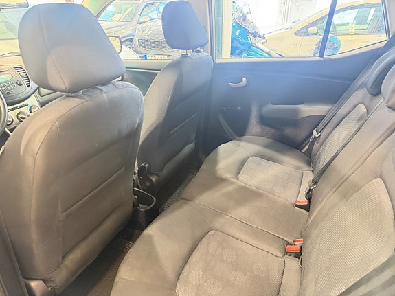 Hyundai i10 7 of 10