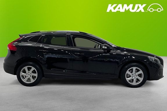 Volvo V40 Cross Country 2 of 5