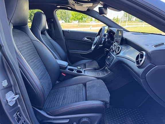 Mercedes-Benz CLA200 15 of 20