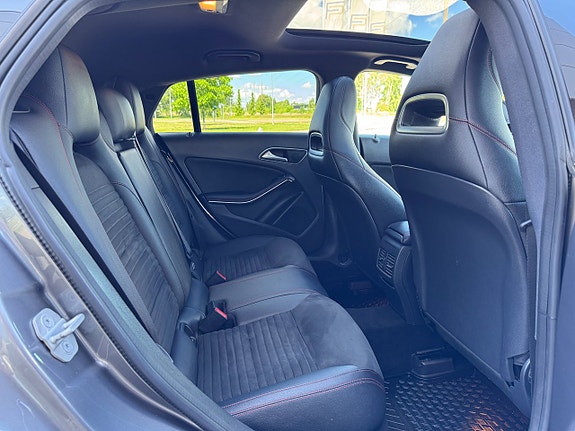 Mercedes-Benz CLA200 17 of 20