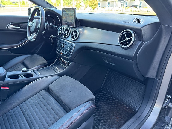 Mercedes-Benz CLA200 16 of 20