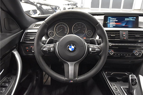 BMW 330d 2 of 5