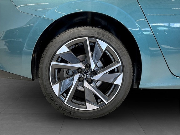 Peugeot 308 SW 14 of 15