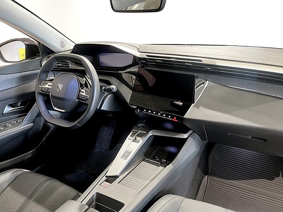 Peugeot 308 SW 11 of 15