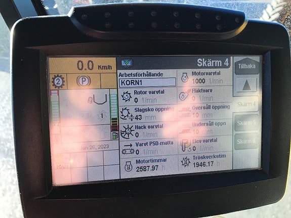 New Holland CR 9090 Elevation 12 of 20