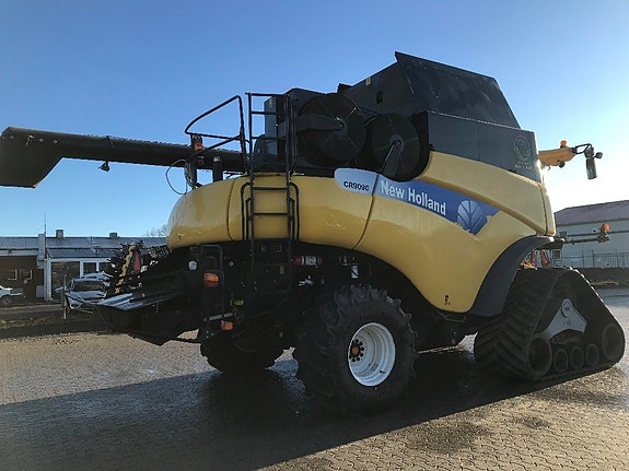 New Holland CR 9090 Elevation 3 of 5