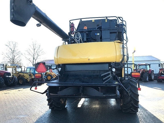 New Holland CR 9090 Elevation 20 of 20