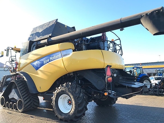 New Holland CR 9090 Elevation 19 of 20