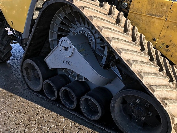 New Holland CR 9090 Elevation 11 of 20