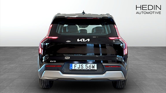 Kia EV9 7 of 16