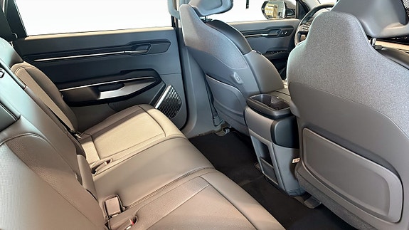 Kia EV9 5 of 16