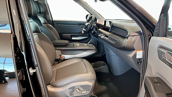 Kia EV9 3 of 16