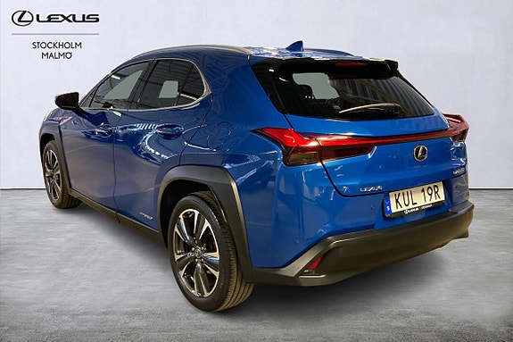 Lexus UX250h 3 of 5