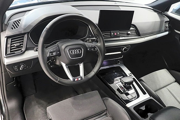 Audi Q5 7 of 12
