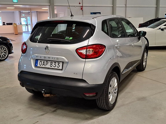 Renault Captur 2 of 5