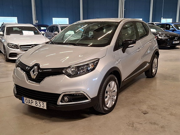 Renault Captur 3 of 5