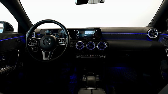 Mercedes-Benz CLA250 e 4 of 5